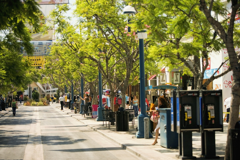 Trees lining the Market Pavilion in California