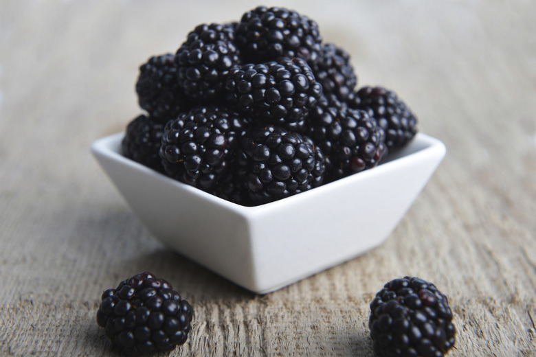 blackberry in bowl