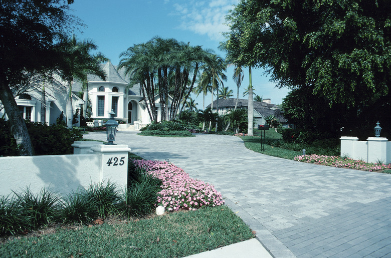 Driveway leading to house , Florida , North America